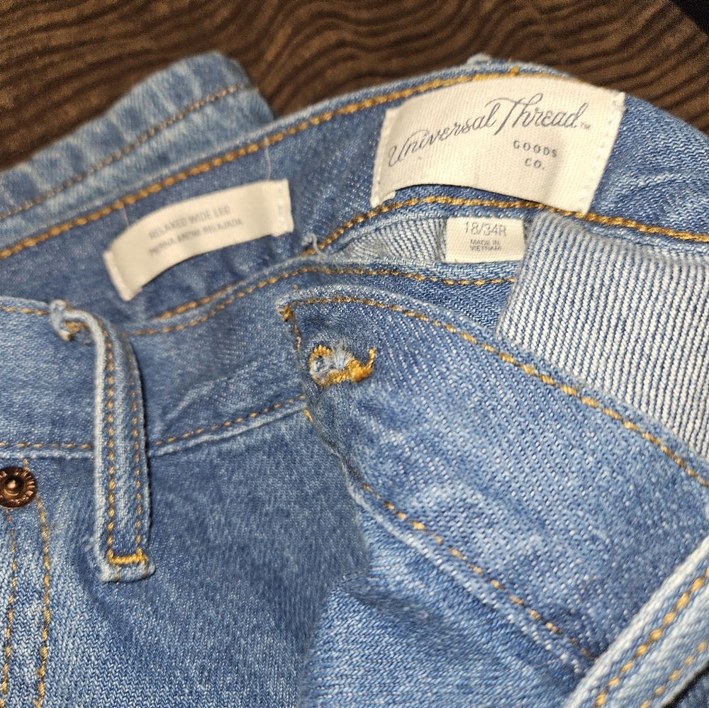 Universal Thread Jeans - Picture 2 of 2